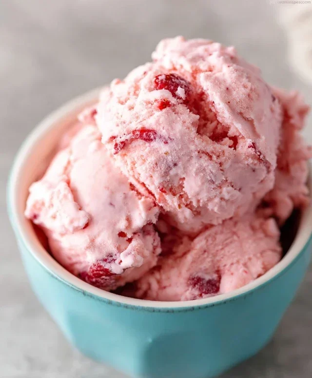 Homemade Strawberry Ice Cream