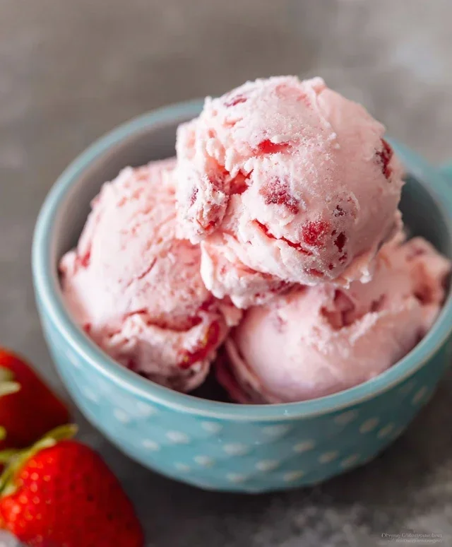 Homemade Strawberry Ice Cream